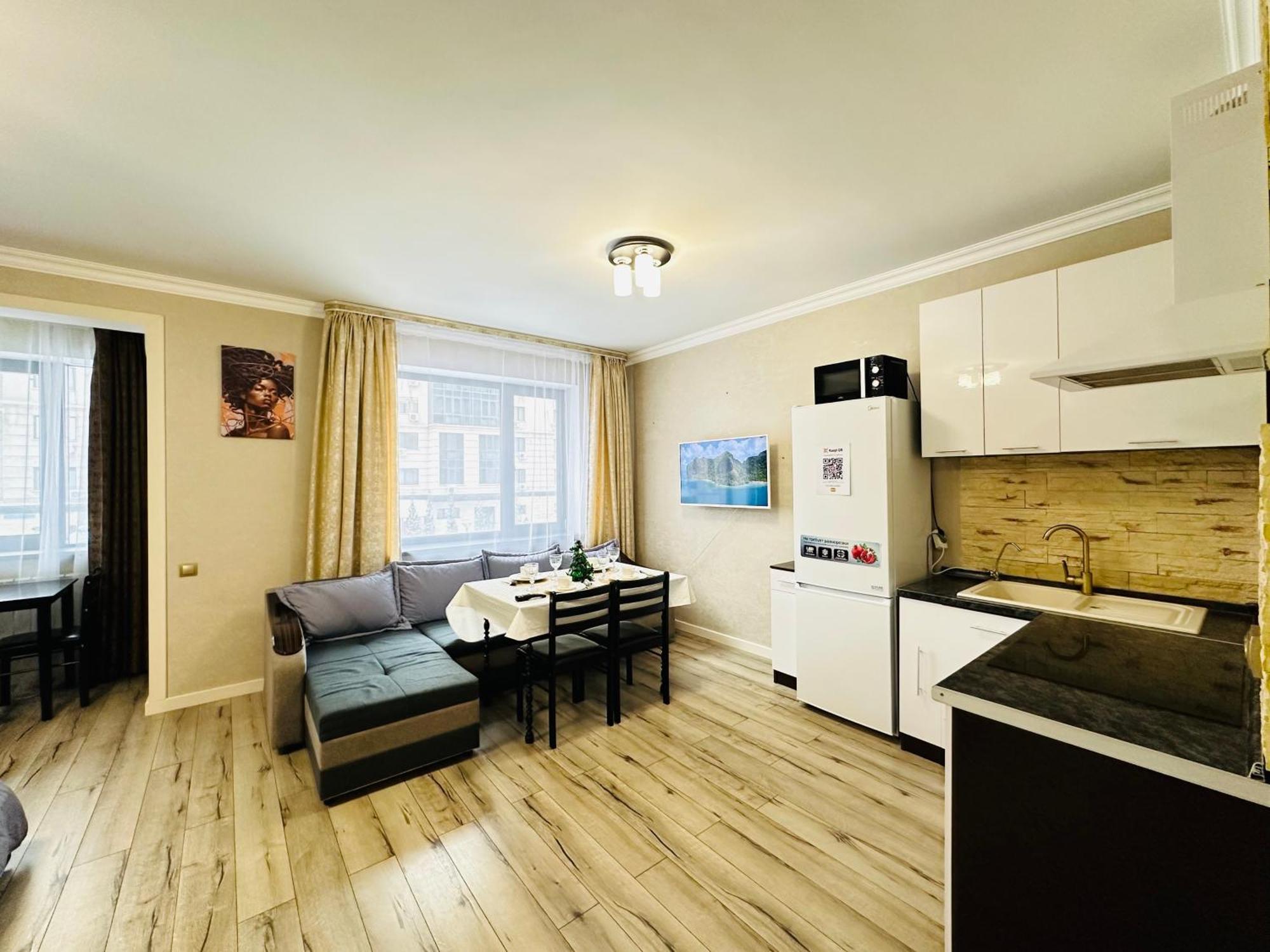 Vostochnyi Park Apartament In The Center Of Almaty Apartamento Exterior foto