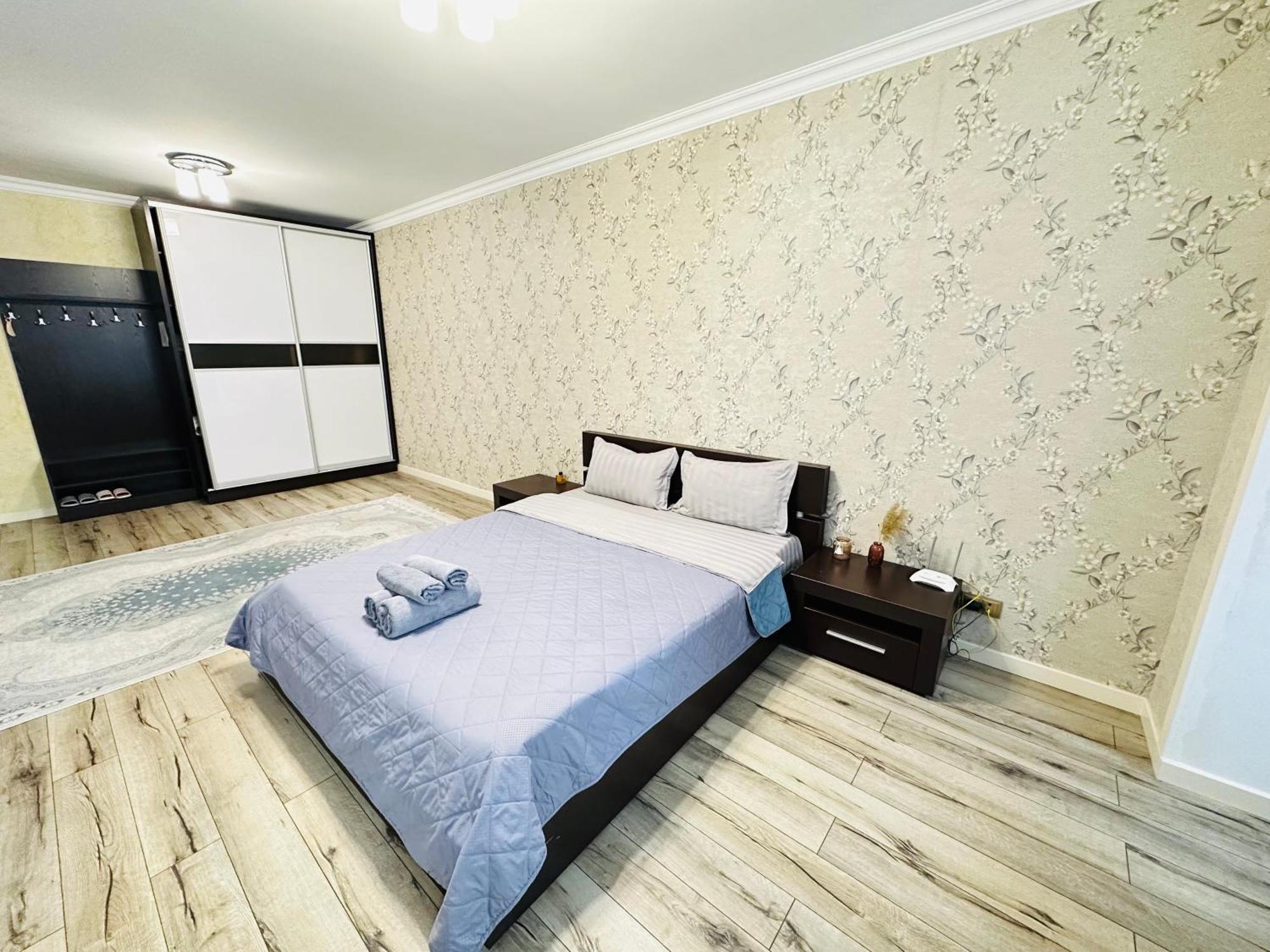Vostochnyi Park Apartament In The Center Of Almaty Apartamento Exterior foto